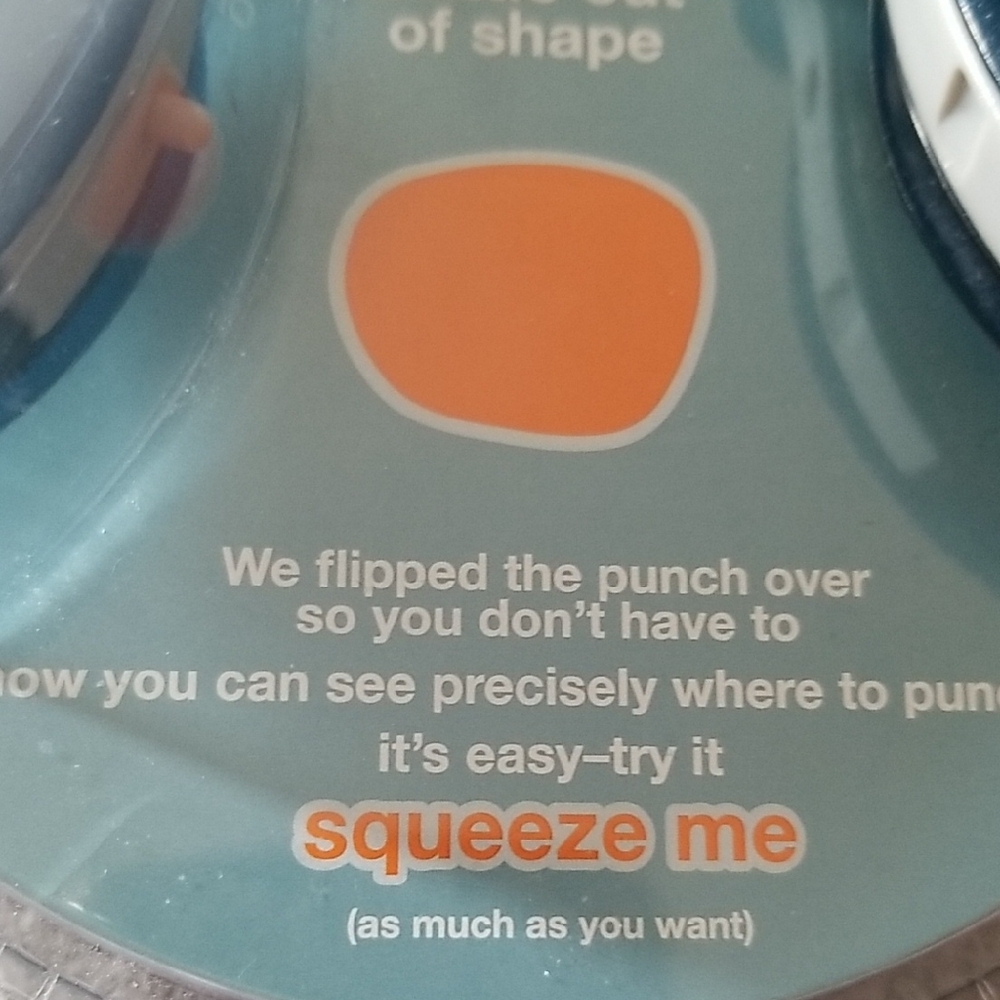Fiskars Large Blue Squeeze Punch Brand new - Picture 2 of 4